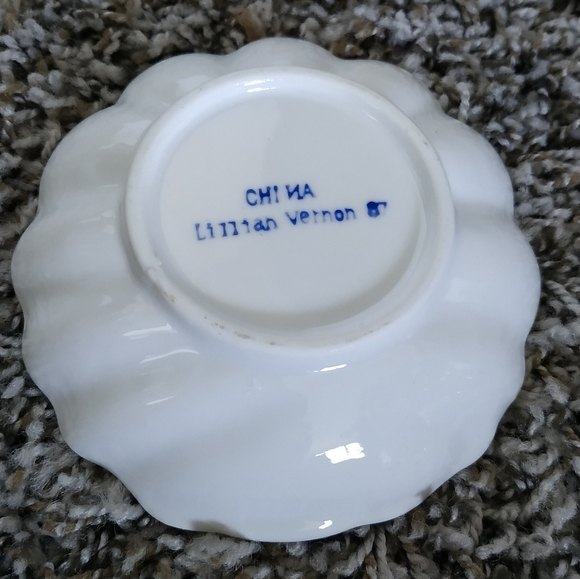 Lillian Vernon 1987 White Sea Shell Candy - Picture 3 of 3